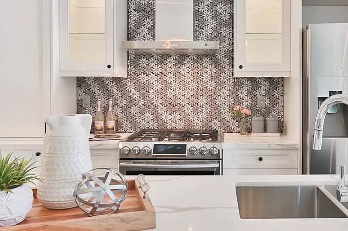 Kitchen Backsplash & Counter Tiling